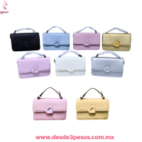 Bolsa Vinil con Correa un Cierre detalle Corazon en broche y colores 19 x 13 cm. Bolsa Vinil con Correa un Cierre detalle Corazon en broche y colores 19 x 13 cm.