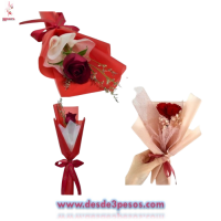 Mini Ramo de Rosa con decoracion y aroma en papel encerado en dos tonos 18cm.