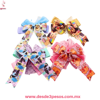 Moño con Pico de Garza Diseño Capibara con velo brilloso 15 x 18 cm. Moño con Pico de Garza Diseño Capibara con velo brilloso 15 x 18 cm.