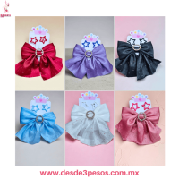 Moño tipo Coquette con Pedreira y detalle al frente incluye par de Cucas en forma de Estrella 14 x 13 cm. 25P-31 Moño tipo Coquette con Pedreira y detalle al frente incluye par de Cucas en forma de Estrella 14 x 13 cm. 25P-31