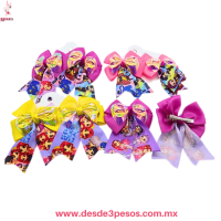 Par de Moños Plastificado cromado y liston con personajes en colores 9 x 11cm. Par de Moños Plastificado cromado y liston con personajes en colores 9 x 11cm.