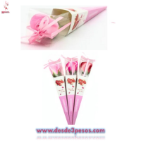 Rosa con aroma en caja triangular transparente y listn 3 tonos 29 x 4cm. Caja con 24pa. precio por 1pza. 